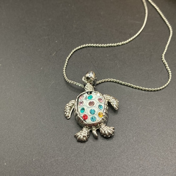 Silvertone enamel and rhinestone turtle necklace! - Picture 2 of 5